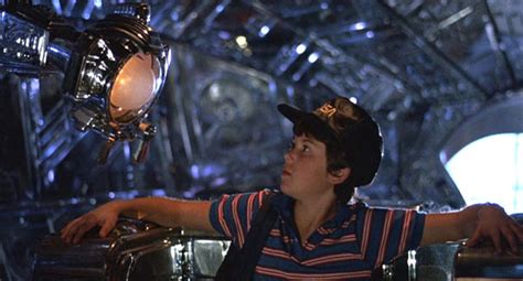 Flight of the Navigator Een tijdreisavontuur vol magische ontmoetingen en buitenaardse technologie!