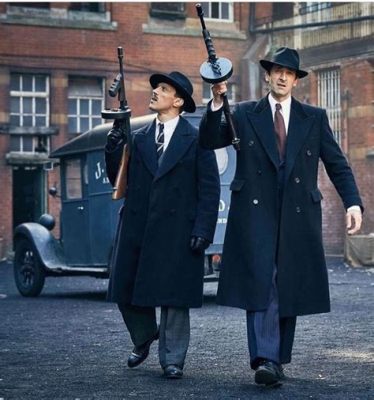  Peaky Blinders: Britse gangsters die de wereld veroveren met stijl en geweld!