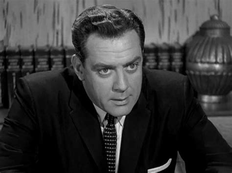  Perry Mason: Rechtszaken met een vleugje glamour en onverwachte plotwendingen!